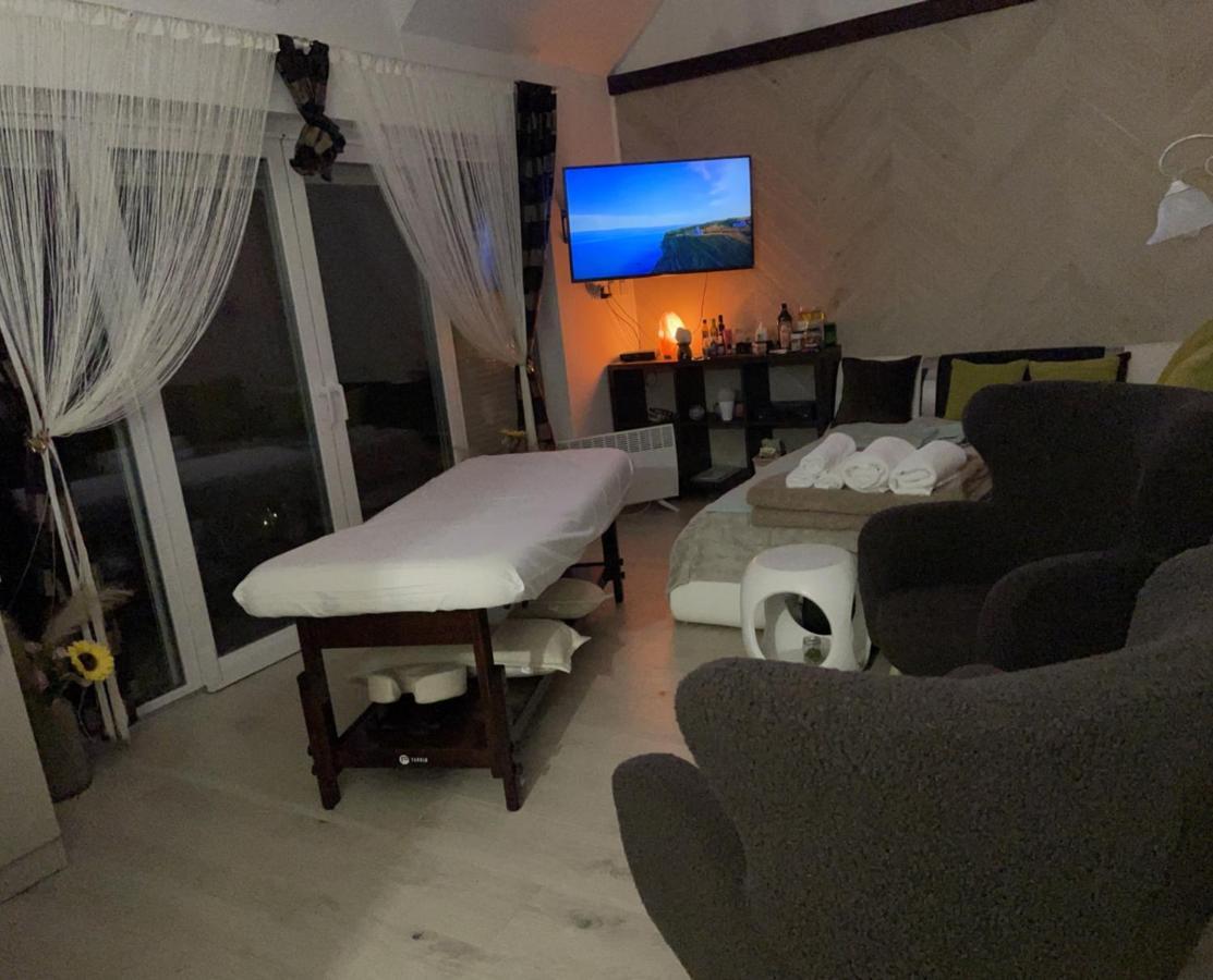 Regina Delux Apartman Gyula Zewnętrze zdjęcie
